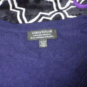 Lord & Taylor XL navy v-neck extra fine merino